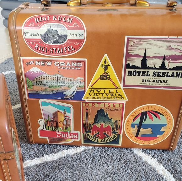 Vintage Samsonite luggage with travel stickers! - Picture 4 of 8
